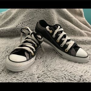Converse Black and Gray low tops size 6 US 4UK